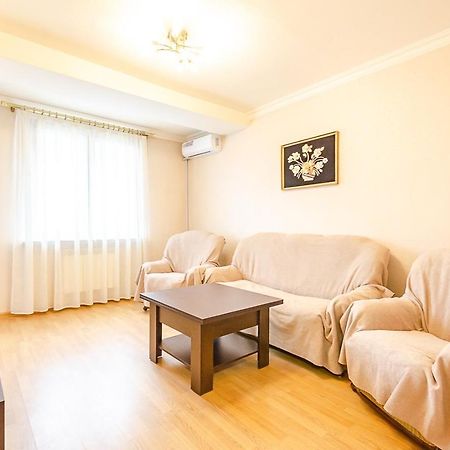 יירבאן Excellent Apartment In The Center Of The Capital.Amiryan מראה חיצוני תמונה