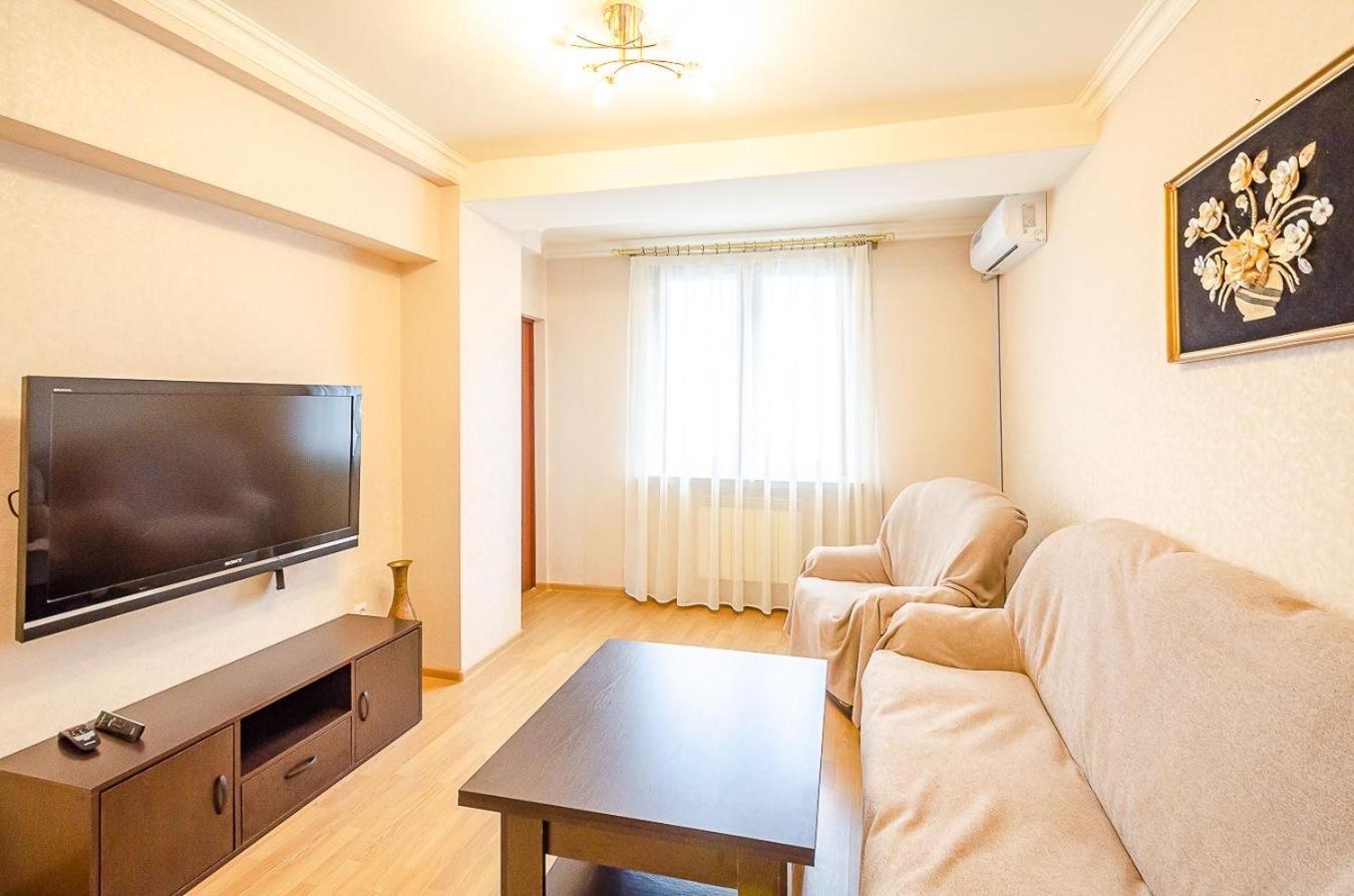 יירבאן Excellent Apartment In The Center Of The Capital.Amiryan מראה חיצוני תמונה